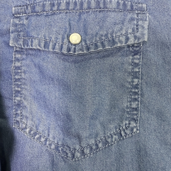 C'EST TOI button down top - Picture 4 of 8